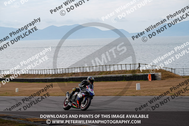 cadwell no limits trackday;cadwell park;cadwell park photographs;cadwell trackday photographs;enduro digital images;event digital images;eventdigitalimages;no limits trackdays;peter wileman photography;racing digital images;trackday digital images;trackday photos